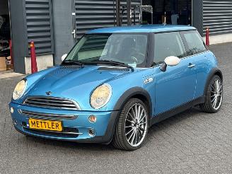 Avarii autoturisme Mini Mini ONE 1.6 16V Hatchback  Benzine 1.598cc 66kW (90pk) FWD 2005/6