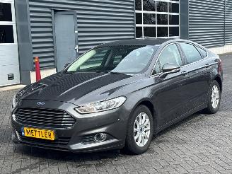 Auto incidentate Ford Mondeo 1.5 EcoBoost 16V Hatchback  Benzine 1.498cc 118kW (160pk) FWD 2016/8