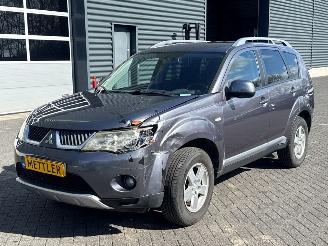 Schadeauto Mitsubishi Outlander 2.4 16V Mivec 4x2 SUV  Benzine 2.360cc 125kW (170pk) FWD 2009/5