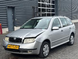 skadebil auto Skoda Fabia 1.4i 16V Combi/o 4Dr Benzine 1.390cc 55kW (75pk) FWD 2003/4
