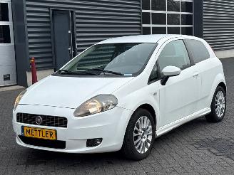Fiat Grande Punto 1.4 Hatchback Benzine 1.368cc 57kW (77pk) FWD 2009/2