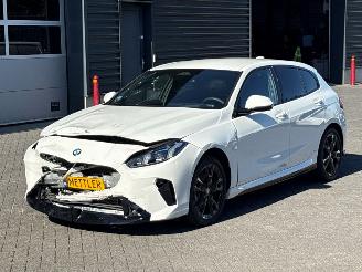 Avarii autoturisme BMW 1-serie 120d TwinPower Turbo 2.0 16V Hatchback  Elektrisch Diesel 1.995cc 120kW (163pk) FWD 2024/11