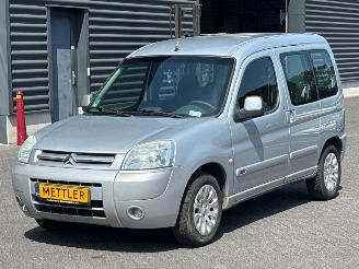 Avarii autoturisme Citroën Berlingo 5 Persoons 1.6 16V MPV  Benzine 1.587cc 80kW (109pk) FWD 2004/2