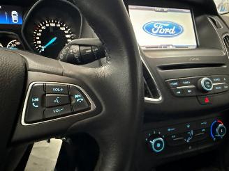 Ford Focus 1.0 Ti-VCT EcoBoost picture 22