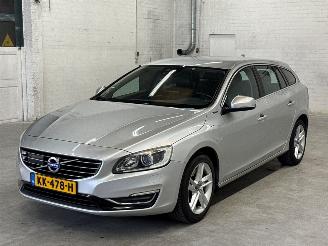 škoda osobní automobily Volvo V-60 2.4 D6 20V Plug-in Hybrid AWD Combi/o  Elektrisch Diesel 2.401cc 210kW (286pk) 4x4 2012-06/2015-12 (GWAA) D82PHEV 2015/2