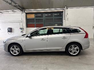 Volvo V-60 2.4 D6 20V Plug-in Hybrid AWD Combi/o  Elektrisch Diesel 2.401cc 210kW (286pk) 4x4 2012-06/2015-12 (GWAA) D82PHEV picture 2