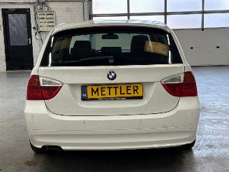 BMW 5-serie 523i 24V Combi/o  Benzine 2.497cc 130kW (177pk) RWD picture 4