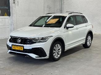 Unfallwagen Volkswagen Tiguan R-line 1.4 TSI Plug-in eHybrid 16V SUV  Elektrisch Benzine 1.395cc 180kW (245pk) FWD 2020-11/2024-04  DGEA 2021/6