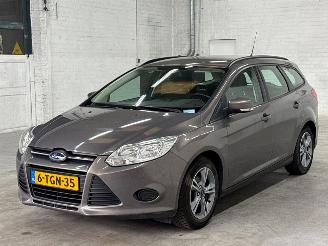 Unfallwagen Ford Focus 1.0 Ti-VCT EcoBoost 12V 100 Combi/o  Benzine 998cc 74kW (101pk) FWD 2014/1