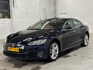 Schadeauto Tesla Model S 85 Liftback  Elektrisch  270kW (367pk) RWD 2013/12