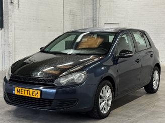 Vaurioauto  passenger cars Volkswagen Golf 1.4 TSI 122 16V Hatchback  Benzine 1.390cc 90kW (122pk) FWD 2011/2
