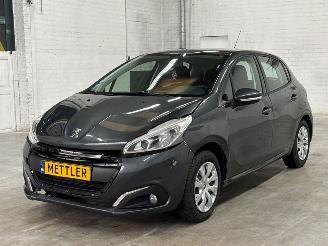 Schadeauto Peugeot 208 1.2 Vti 12V PureTech 82 Hatchback  Benzine 1.199cc 60kW (82pk) FWD 2017/4
