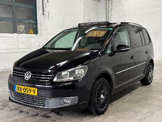 krockskadad bil auto Volkswagen Touran 1.4 16V TSI 140 MPV  Benzine 1.390cc 103kW (140pk) FWD 2011/8