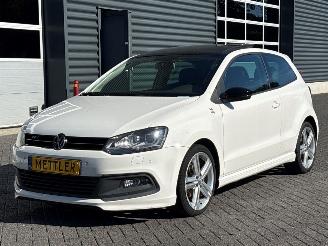 krockskadad bil auto Volkswagen Polo 1.6 TDI 16V 90 Hatchback  Diesel 1.598cc 66kW (90pk) FWD 2013/3