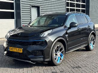 Voiture accidenté Lynk & Co 01 1.5 PHEV SUV 4Dr Elektrisch Benzine 1.477cc 192kW (261pk) FWD 2021/12
