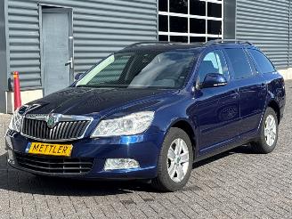 krockskadad bil auto Skoda Octavia 1.4 TSI 16V Combi/o 4Dr Benzine 1.390cc 90kW (122pk) FWD 2009/12