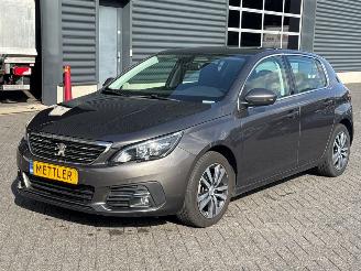 uszkodzony samochody osobowe Peugeot 308 1.2 12V e-THP PureTech 130 2018/9
