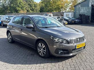 Peugeot 308 1.2 12V e-THP PureTech 130 picture 8