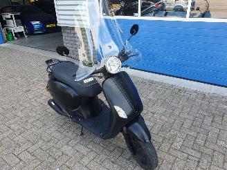 danneggiata scooter AGM  VX50 plus Snorscooter 2019/4
