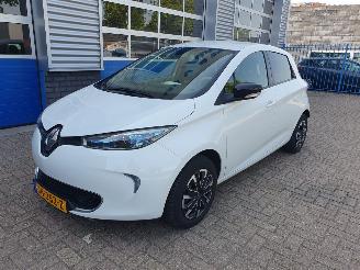 Auto incidentate Renault Zoé R240 Intens 22 kWh (Huur accu) 2016/3