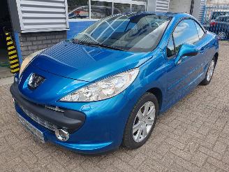 krockskadad bil auto Peugeot 207 1.6 Cabrio 2009/2