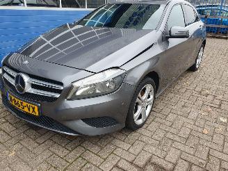 Schadeauto Mercedes A-klasse 180 Ambition 2015/8