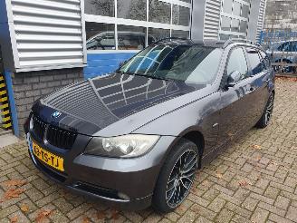 skadebil auto BMW 3-serie 320i High Executive Automaat Schadevrij 2007/1
