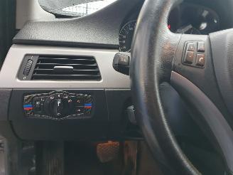 BMW 3-serie 320i High Executive Automaat Schadevrij picture 16