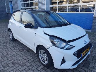 damaged passenger cars Hyundai I-10 1.0 comfort 2022/9