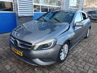 Unfallwagen Mercedes A-klasse 180 CDI Edition Navigatie 4U3 2013/4