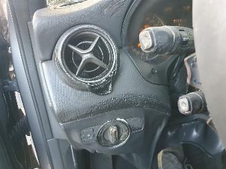 Mercedes A-klasse 180 CDI Edition Navigatie 4U3 picture 18