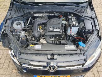 Volkswagen Golf 1.0 TSI Trendline picture 10