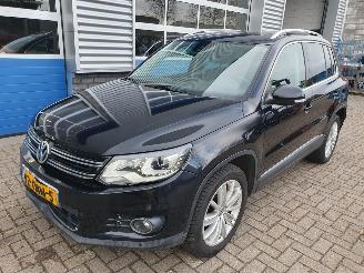 Schadeauto Volkswagen Tiguan automaat 2.0 TSI Sport&Style 4Motion 2011/8