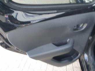 Peugeot 108 1.0 e-VTi Allure picture 23