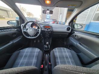 Peugeot 108 1.0 e-VTi Allure picture 15