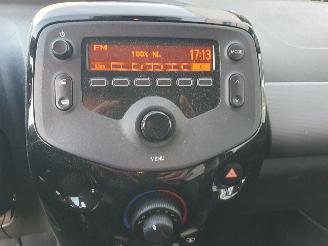 Peugeot 108 1.0 e-VTi Allure picture 19