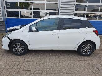 Toyota Yaris 1.0 VVT-i Style picture 2