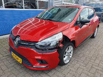 Damaged car Renault Clio 0.9 TCe Limited 2016/11