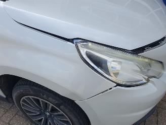 Peugeot 2008 1.2 PureTech Active picture 11