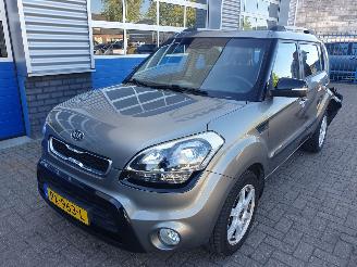 krockskadad bil auto Kia Soul Automaat 1.6 Rhythm 2012/3