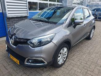 skadebil auto Renault Captur 1.5 dCi Expression 2014/3