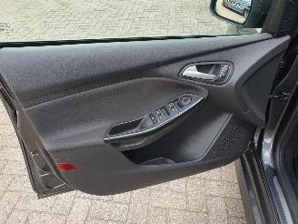 Ford Focus 1.0 Titanium picture 15