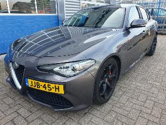 Schadeauto Alfa Romeo Giulia 2.0T AWD Veloce Automaat 2017/10