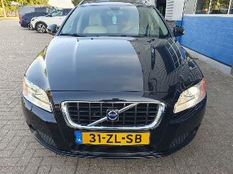 Volvo V-70 2.5T Summum Automaat picture 9