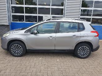 Peugeot 2008 1.2 Puretech Allure picture 2