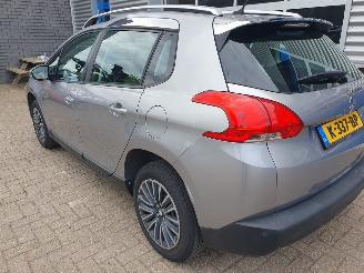 Peugeot 2008 1.2 Puretech Allure picture 3