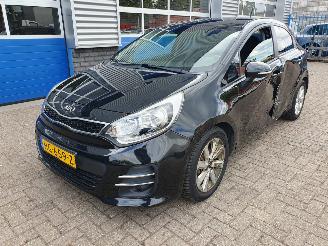 Schadeauto Kia Rio 1.2 CVVT ExecutiveLine 2015/10