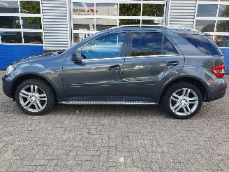 Mercedes ML 350 CDI Limited Edition Prestige Schadevrij picture 2