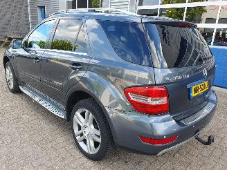 Mercedes ML 350 CDI Limited Edition Prestige Schadevrij picture 3