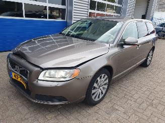 Damaged car Volvo V-70 1.6 T4 Summum Automaat 2012/6